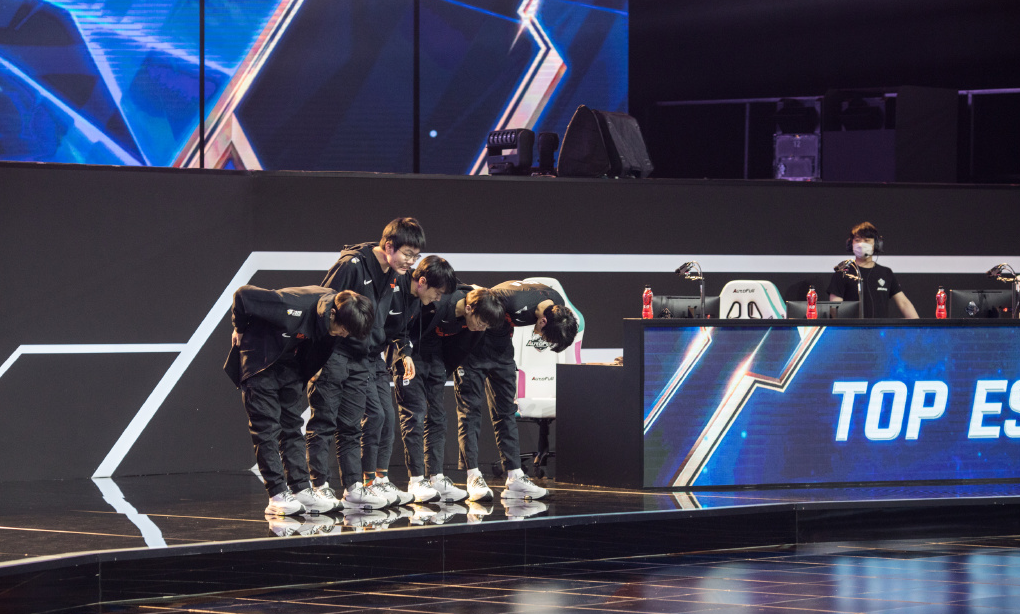 开云平台登录入口 - JackeyLove在DWG比赛中挺进下一轮，挺进下一轮引发热议！